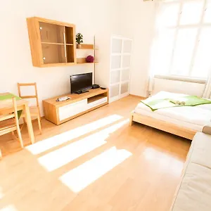 check-favoritenstrasse-apartment.vienna-besthotels.com/